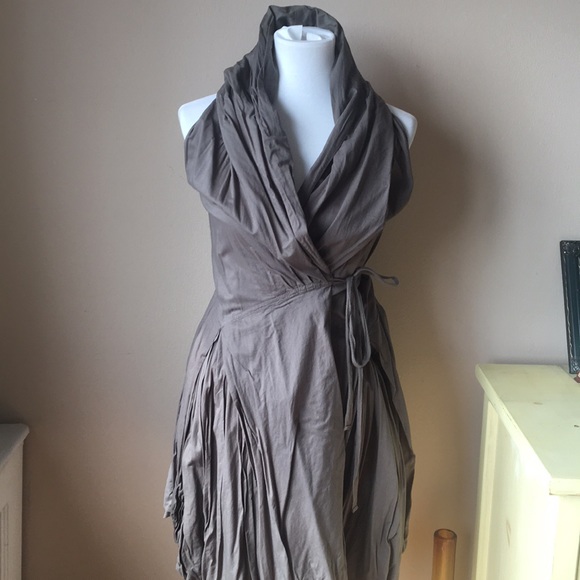 Olive Green Wrap w Hood - Picture 1 of 6